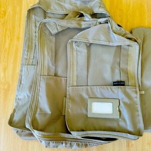 Deluxe Packing Set 4 pc neutral color new